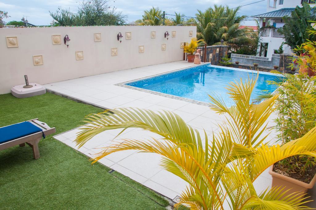 Blue Pearl Resort La Gaulette Exterior foto