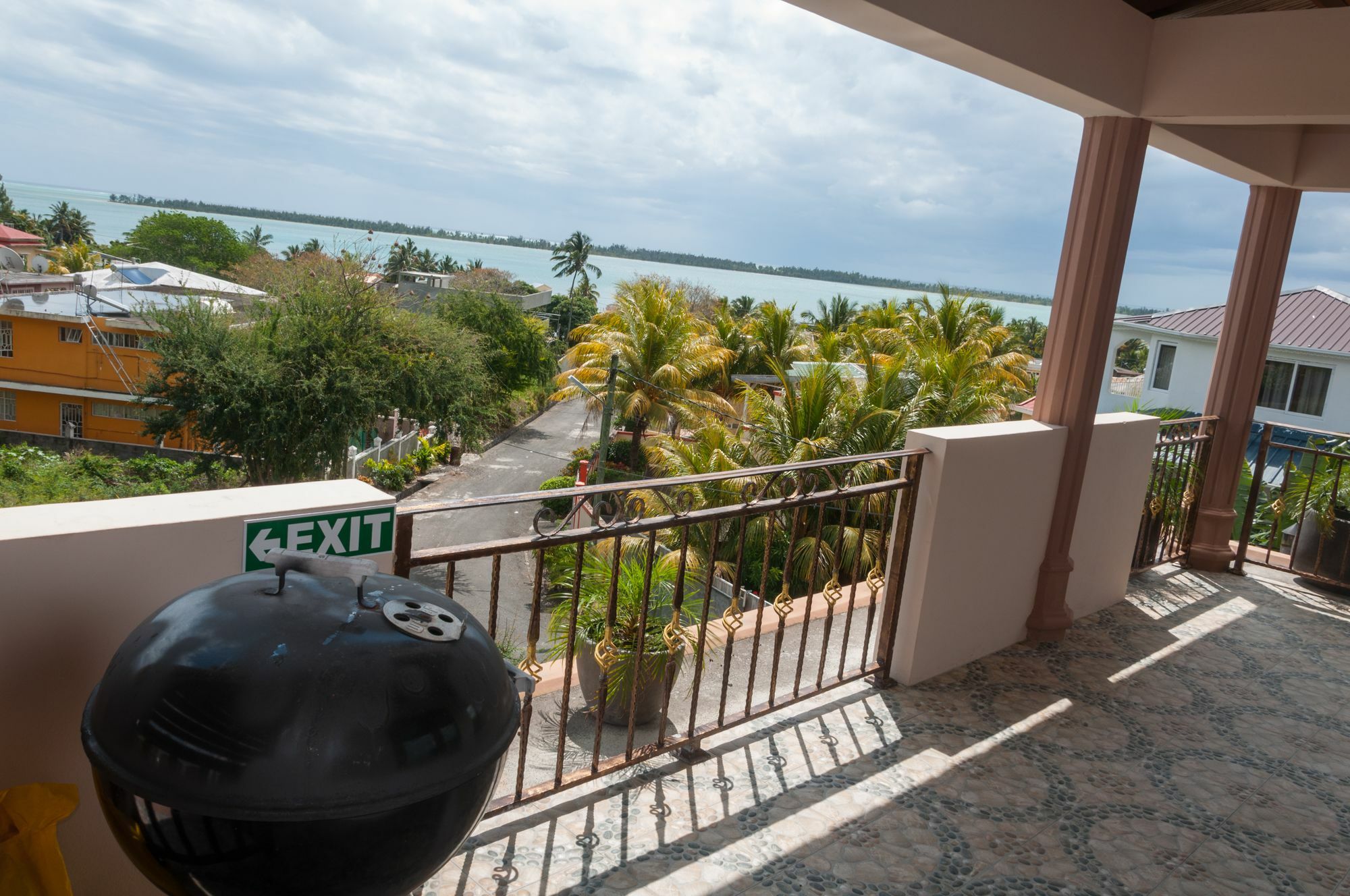 Blue Pearl Resort La Gaulette Exterior foto